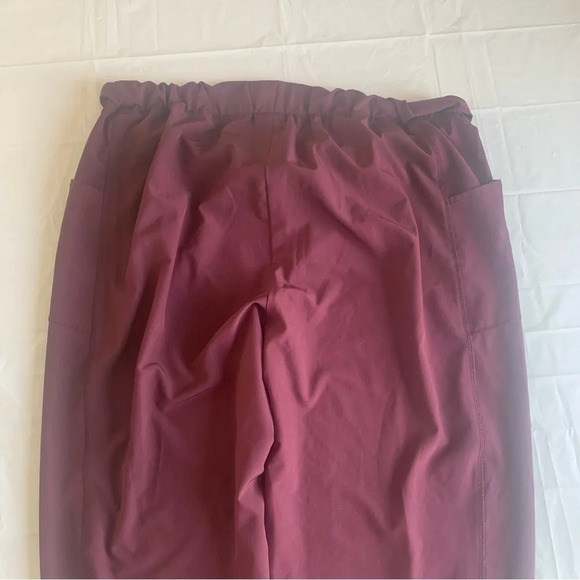 Joe Fresh parachute pants  Plus-size 1X Burgundy in colour - Picture 3 of 7